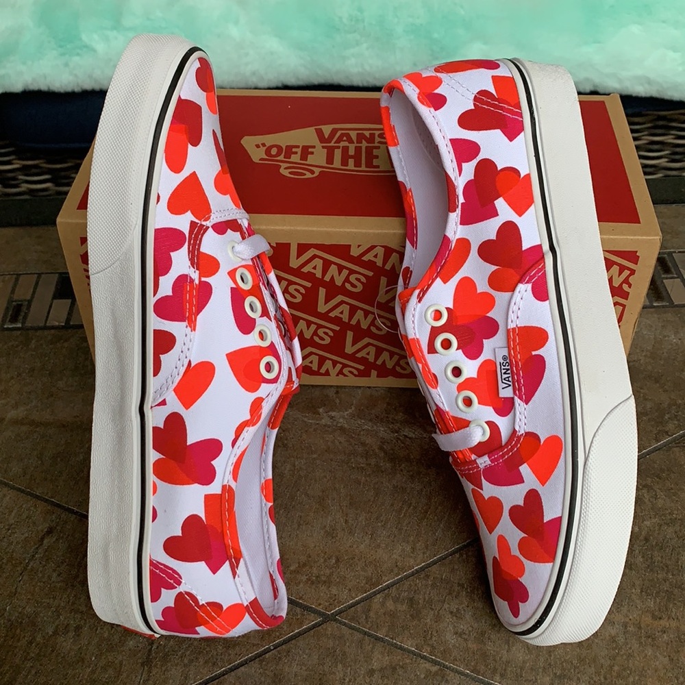 VANS AUTHENTIC Valentines Hearts True White/Fchspr - Picture 8 of 14